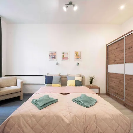 Canvas 2 Bedrooms K13 * ブダペスト