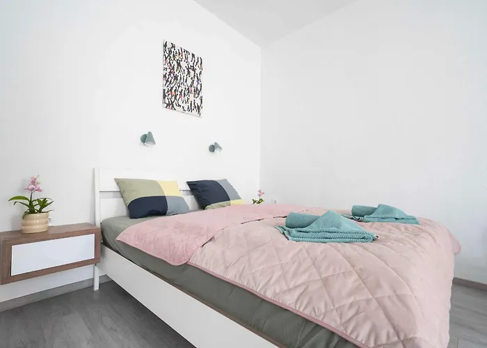 Canvas 2 Bedrooms K13 *